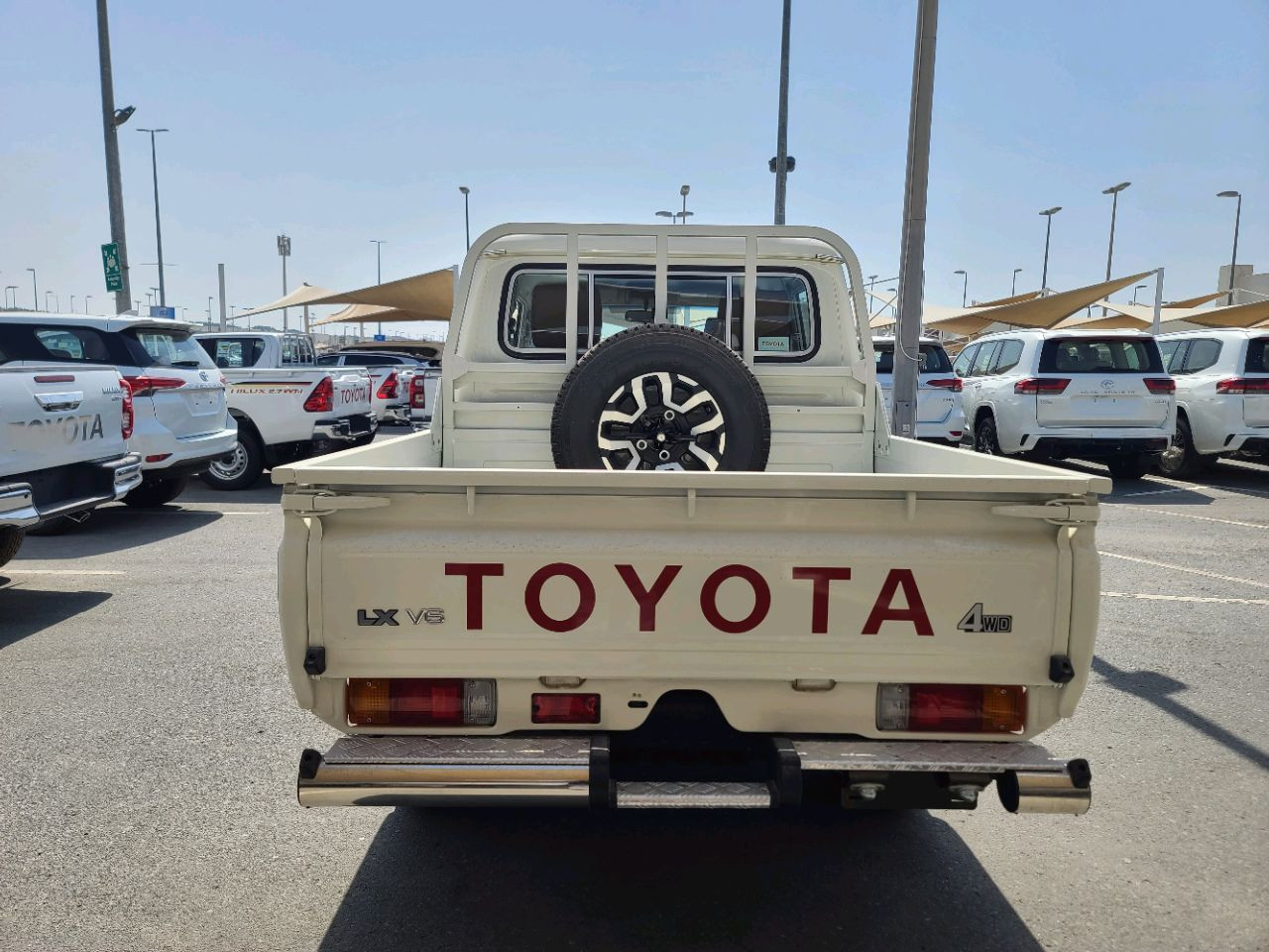 Toyota Land Cruiser - Image 9