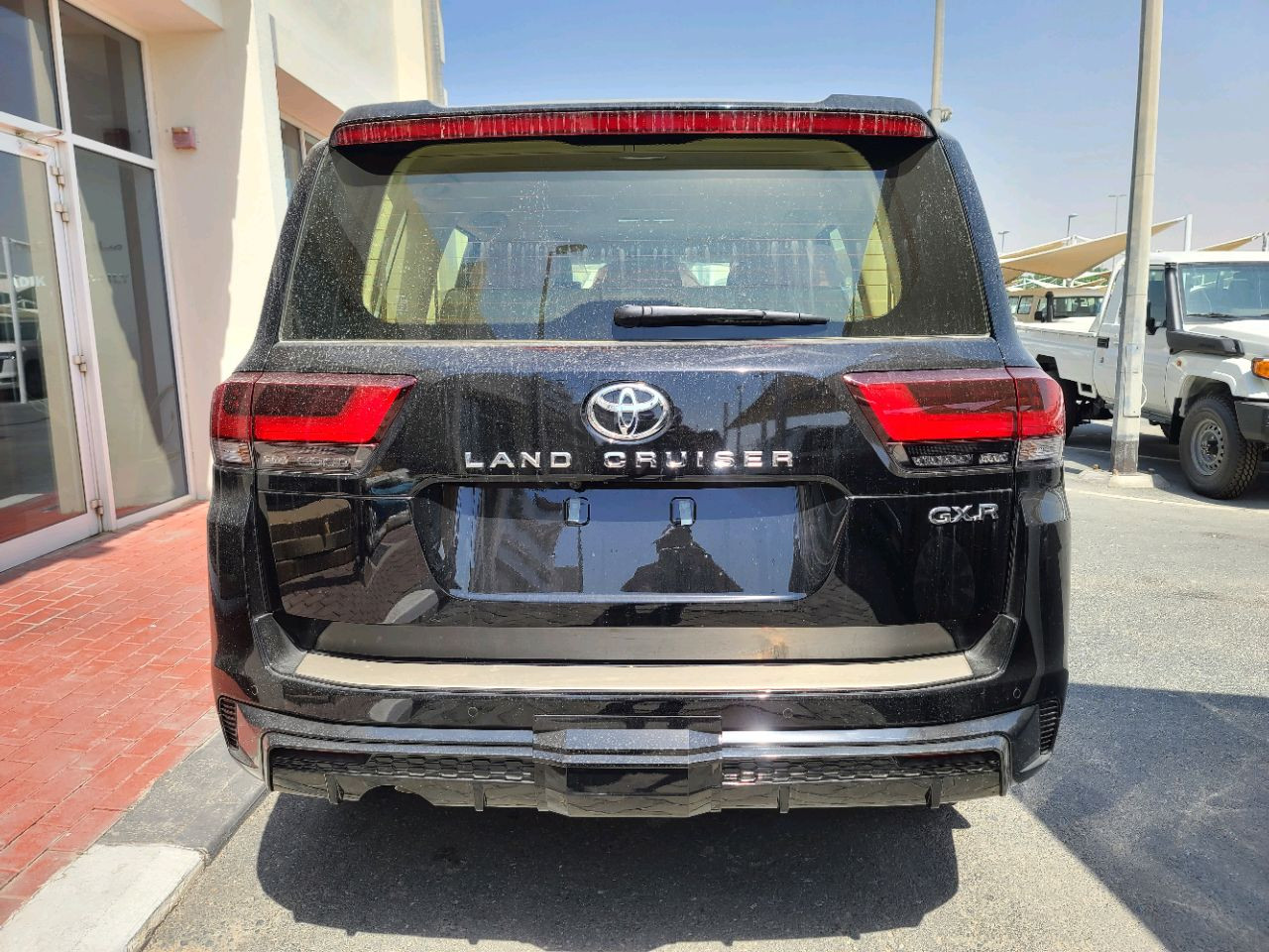 Toyota Land Cruiser - Image 3