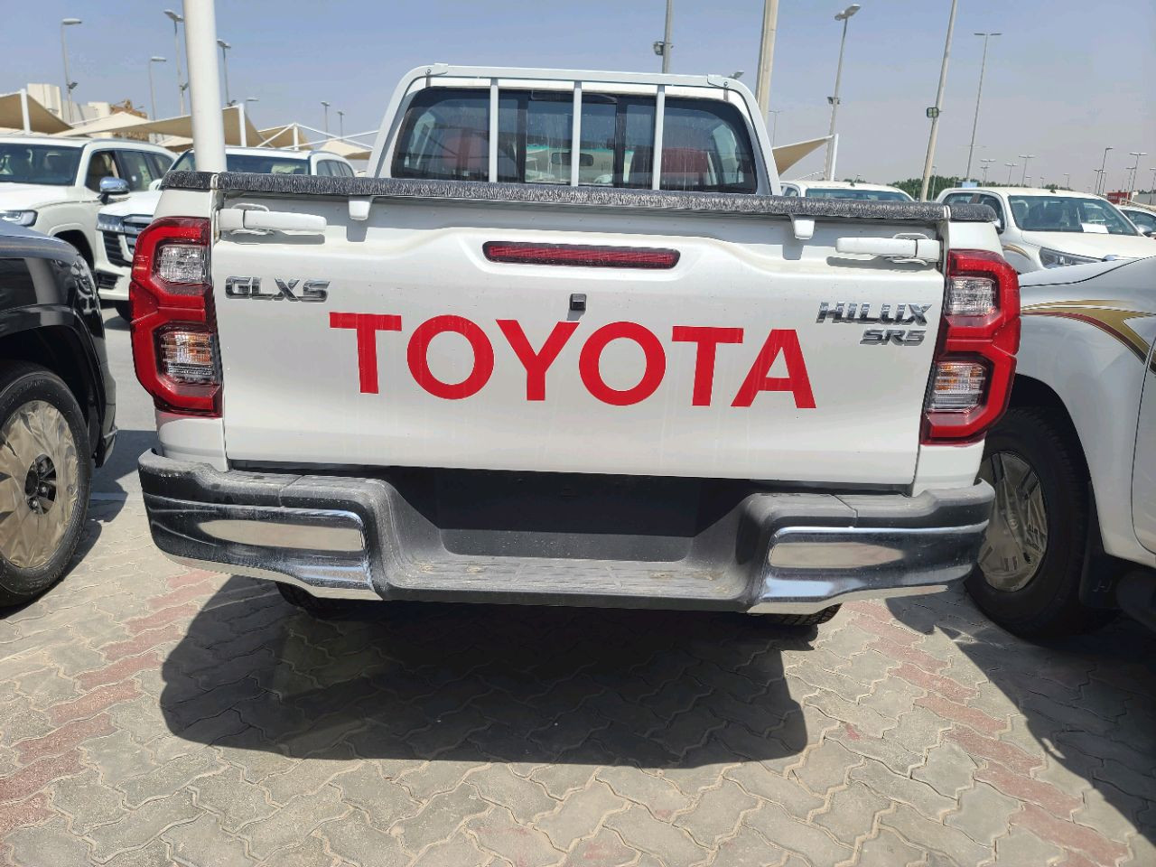 Toyota Hilux - Image 7