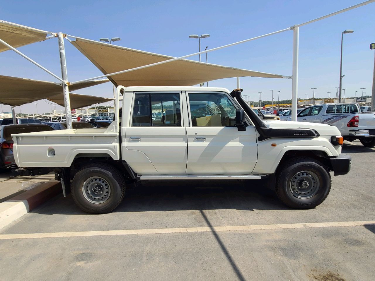 Toyota Land Cruiser - Image 6