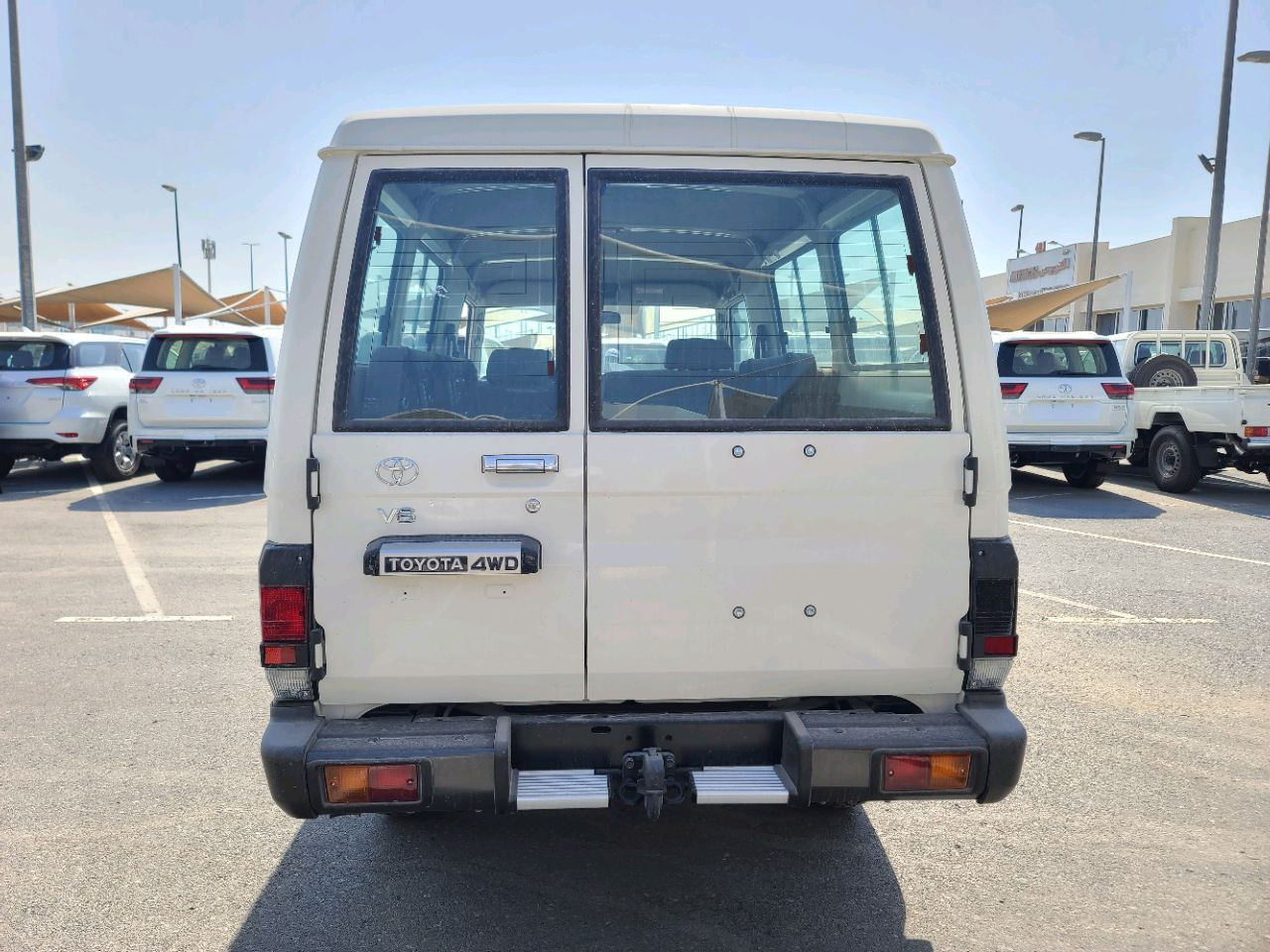 Toyota Land Cruiser - Image 6