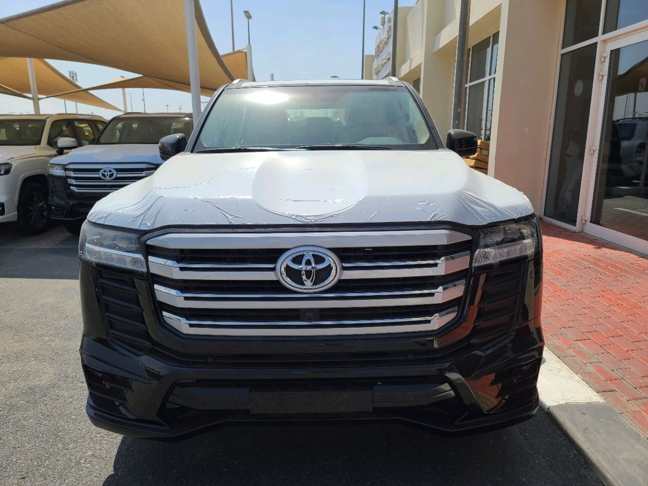 Toyota Land Cruiser - Image 5