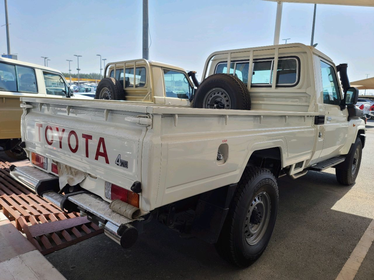 Toyota Land Cruiser - Image 4