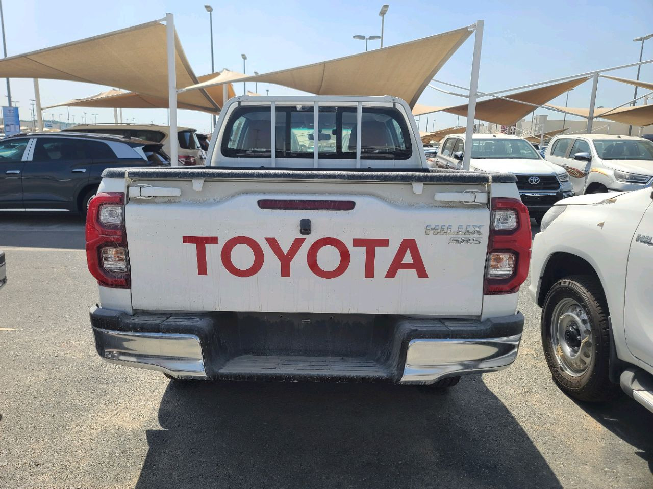 Toyota Hilux - Image 10