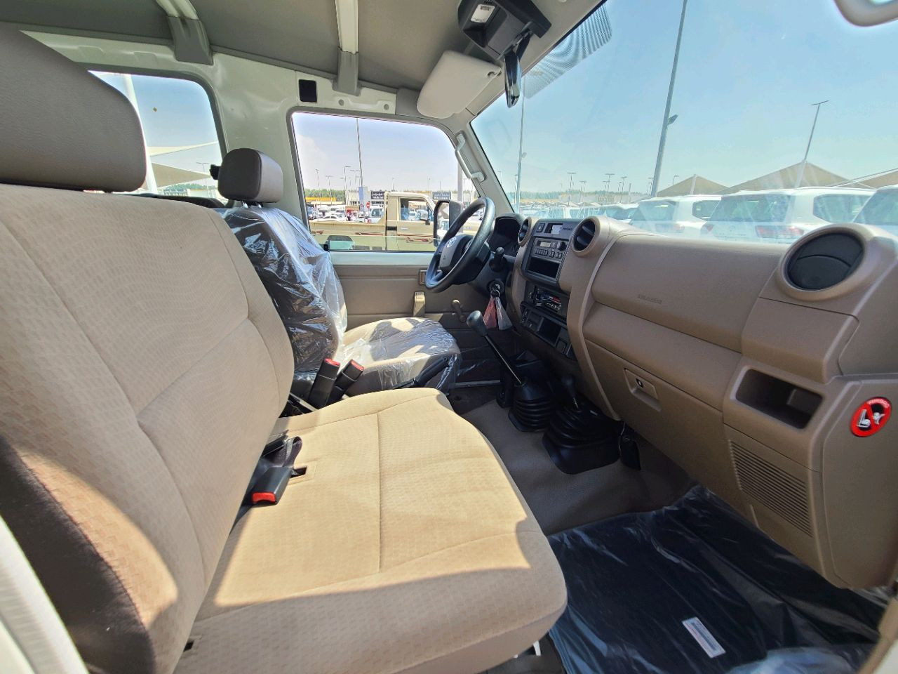 Toyota Land Cruiser - Image 13