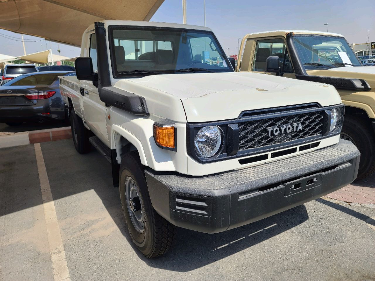Toyota Land Cruiser - Image 9