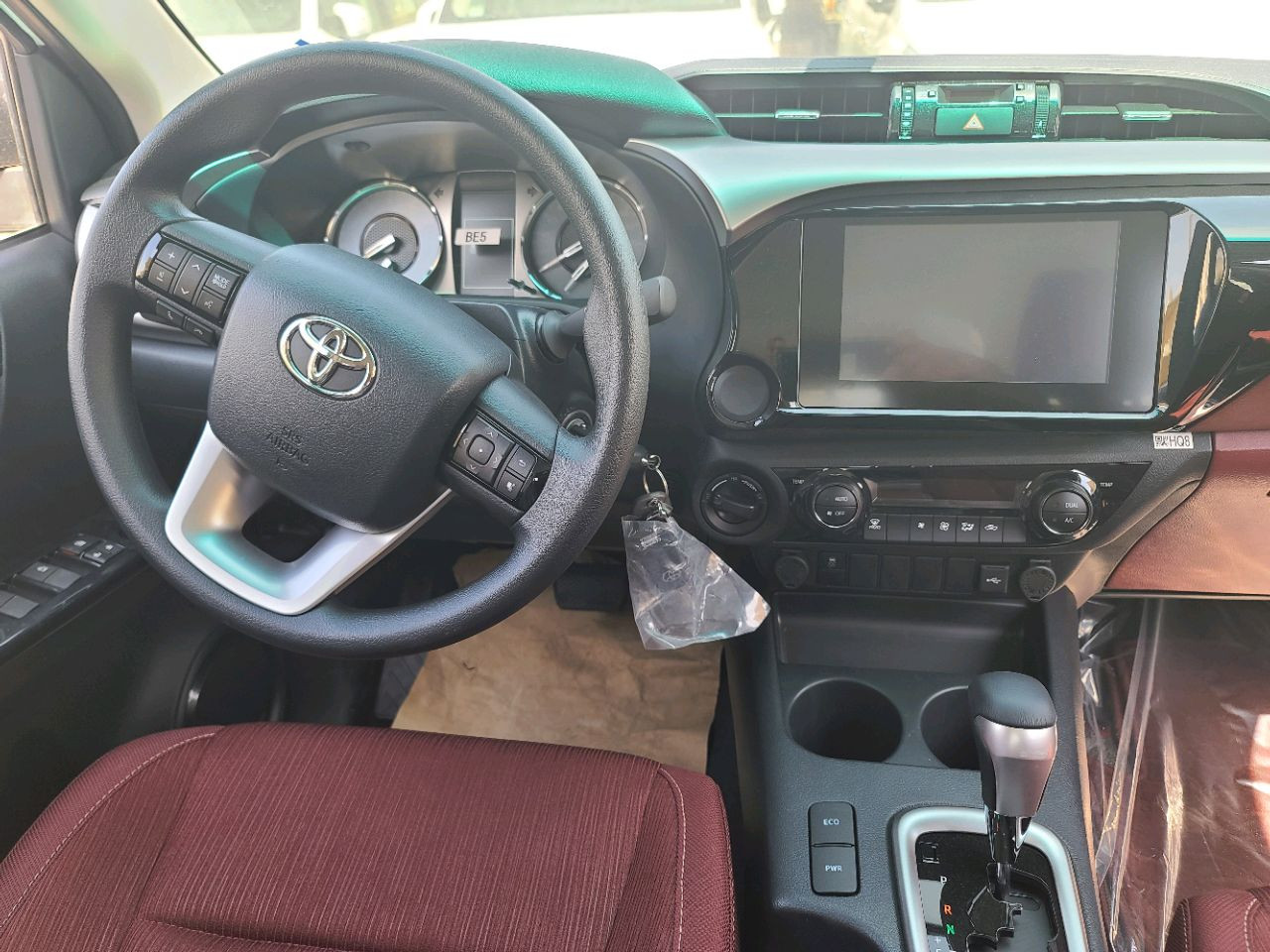 Toyota Hilux - Image 9