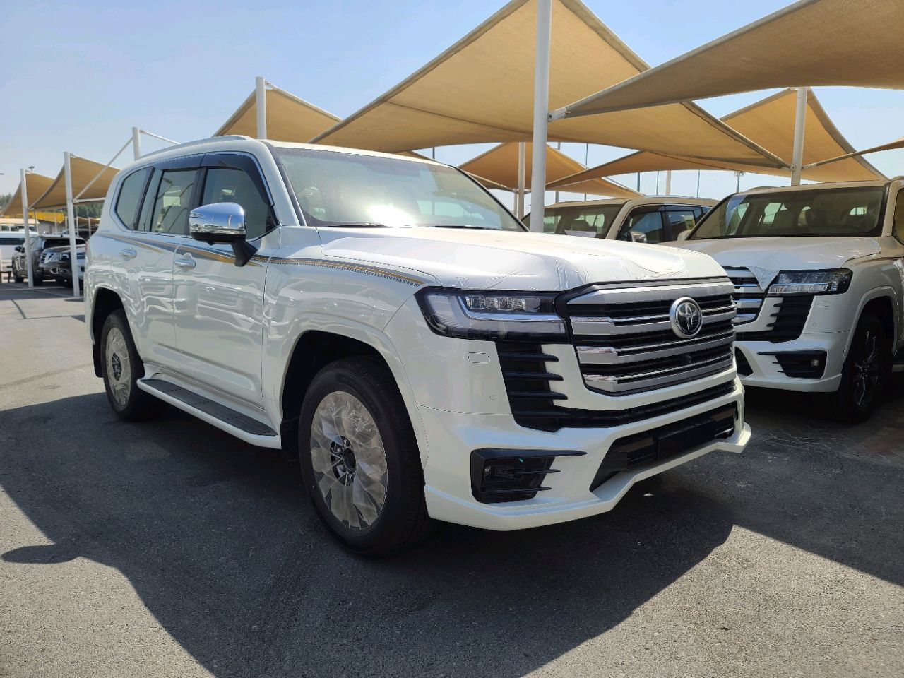 Toyota Land Cruiser - Image 12