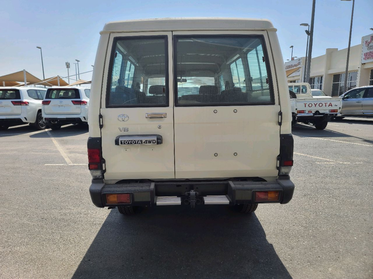Toyota Land Cruiser - Image 12