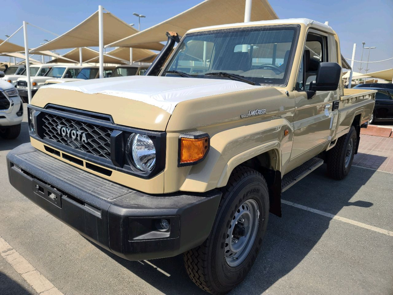 Toyota Land Cruiser - Image 11