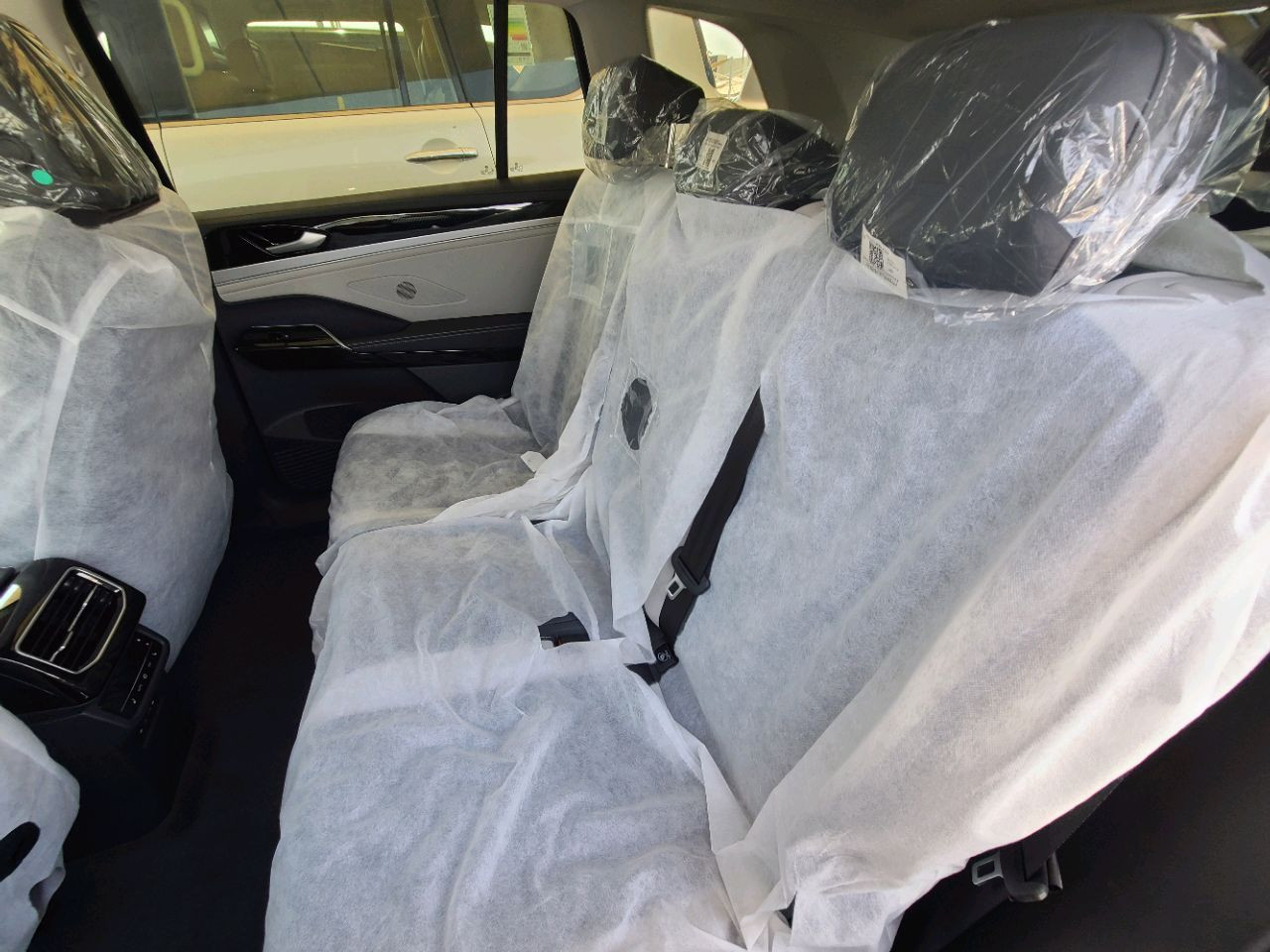 Volkswagen ID 6 - Image 13