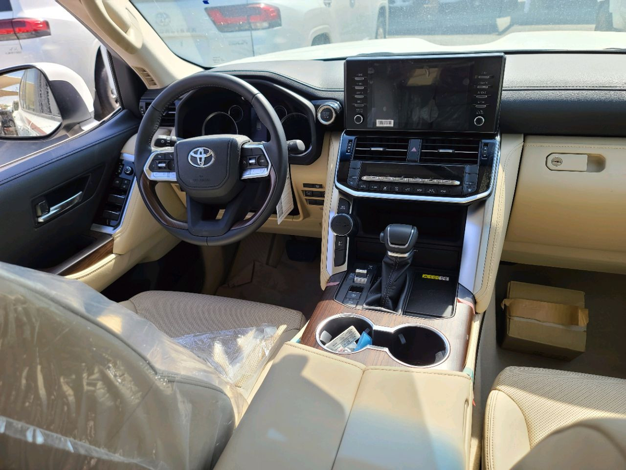 Toyota Land Cruiser - Image 7