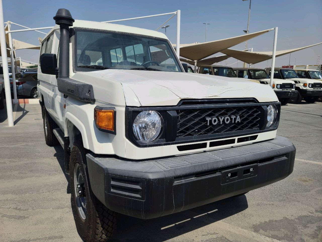 Toyota Land Cruiser - Image 8