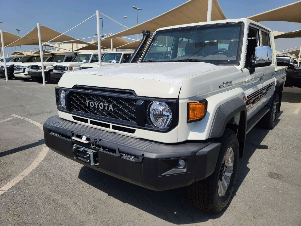 Toyota Land Cruiser - Image 6