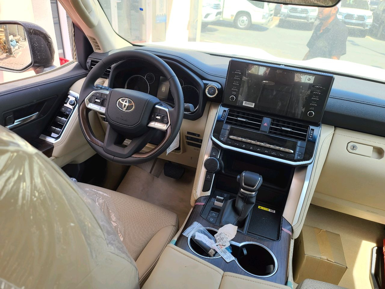 Toyota Land Cruiser - Image 8