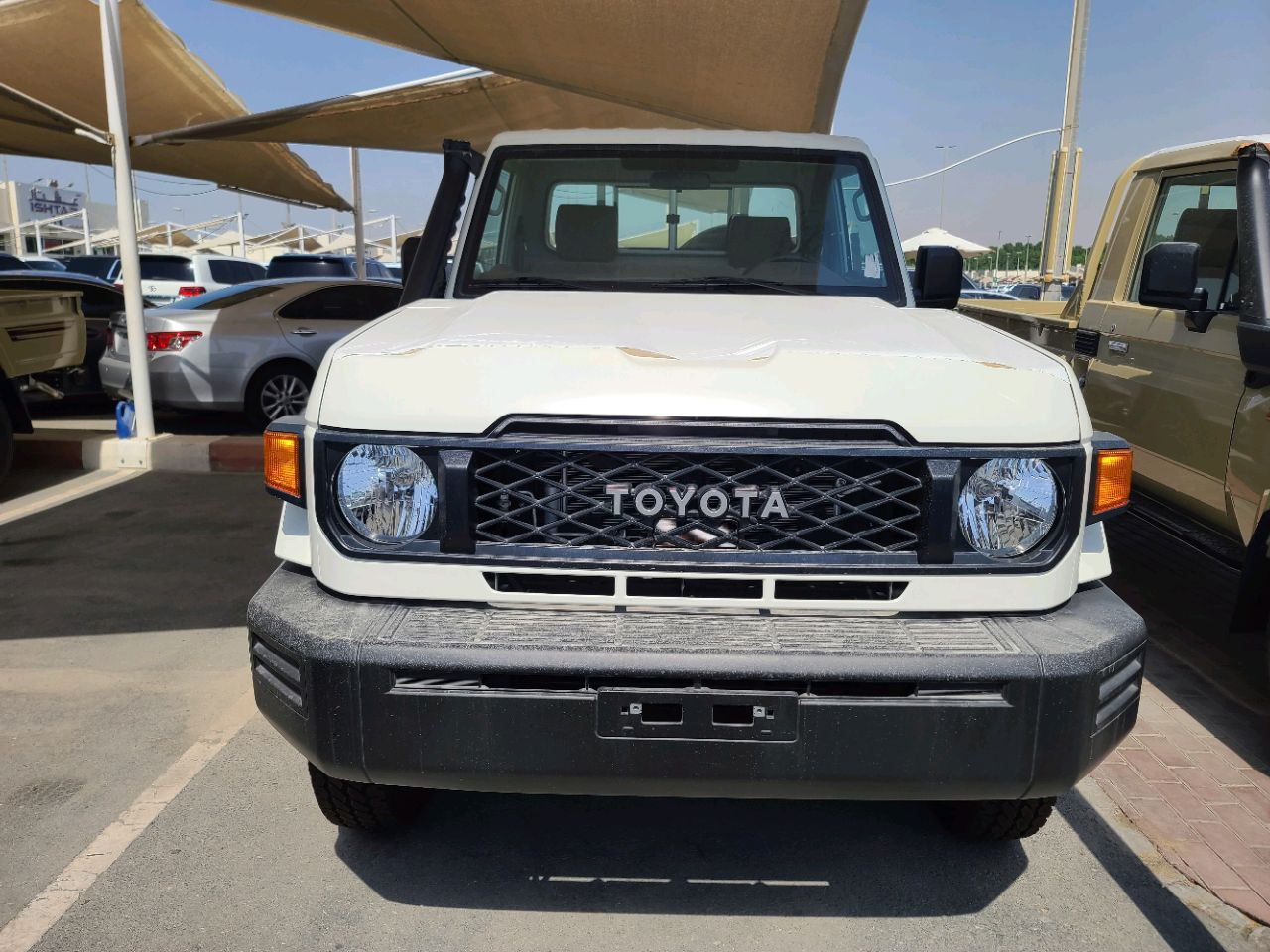 Toyota Land Cruiser - Image 10