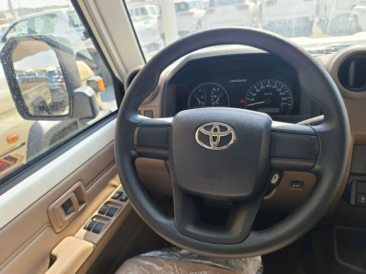 Toyota Land Cruiser - Image 7
