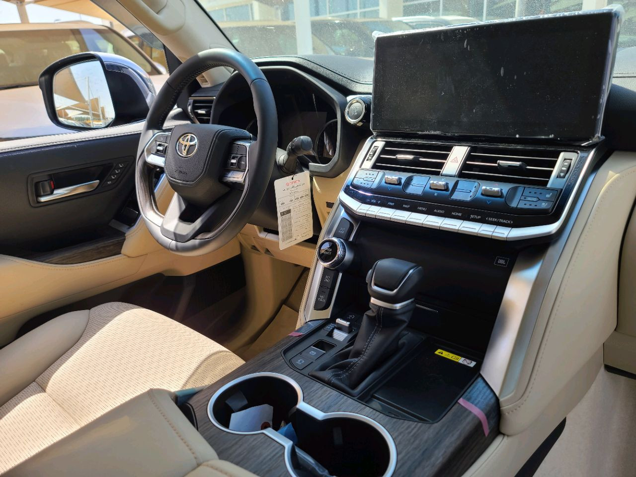 Toyota Land Cruiser - Image 8
