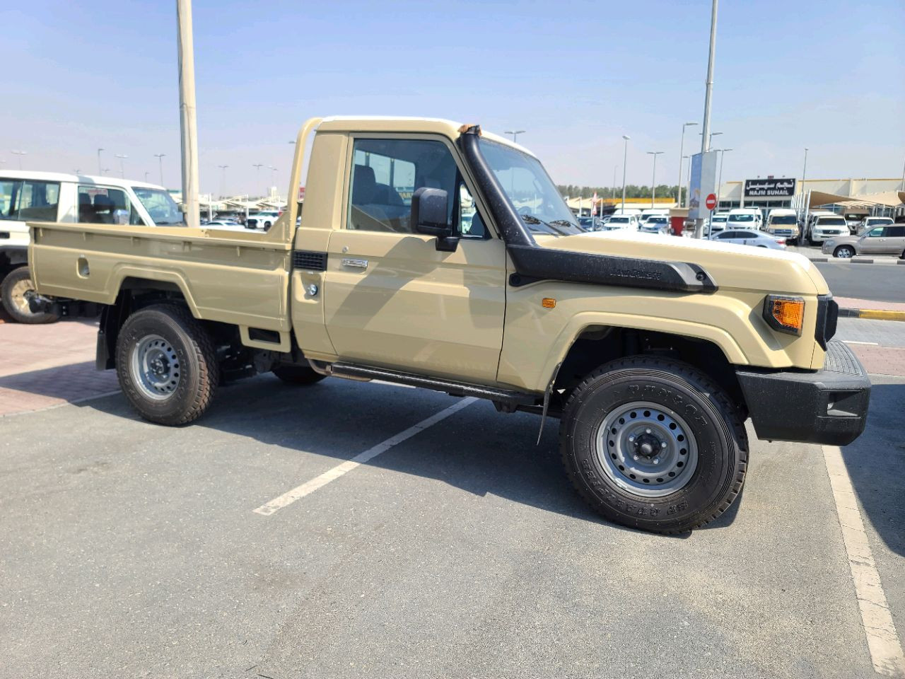Toyota Land Cruiser - Image 9