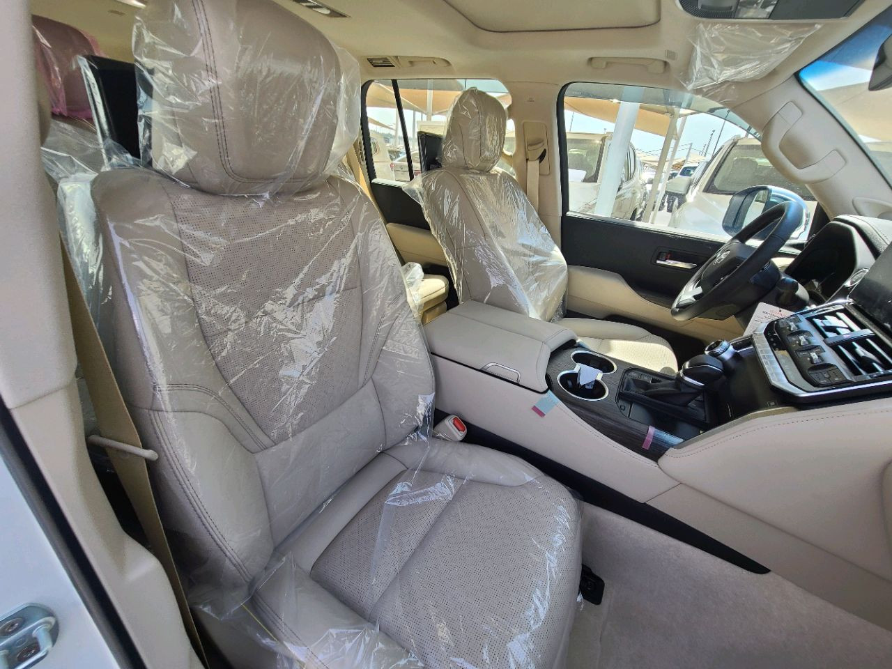 Toyota Land Cruiser - Image 7