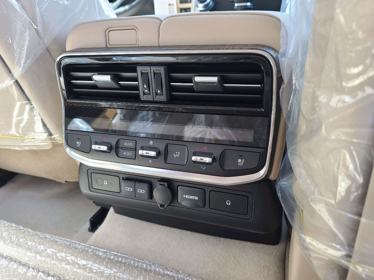 Toyota Land Cruiser - Image 5