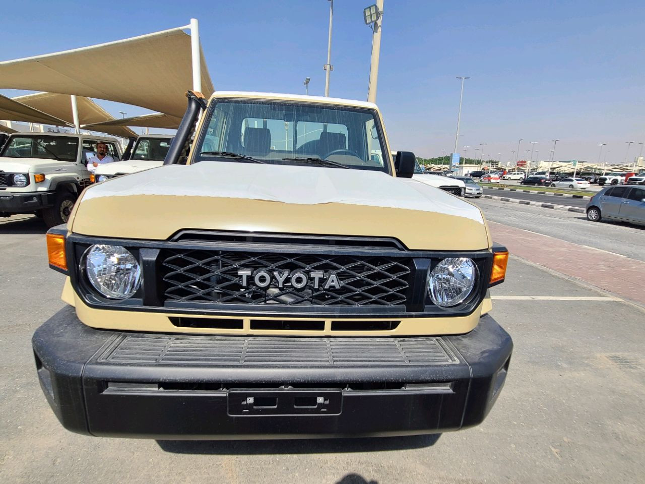 Toyota Land Cruiser - Image 8