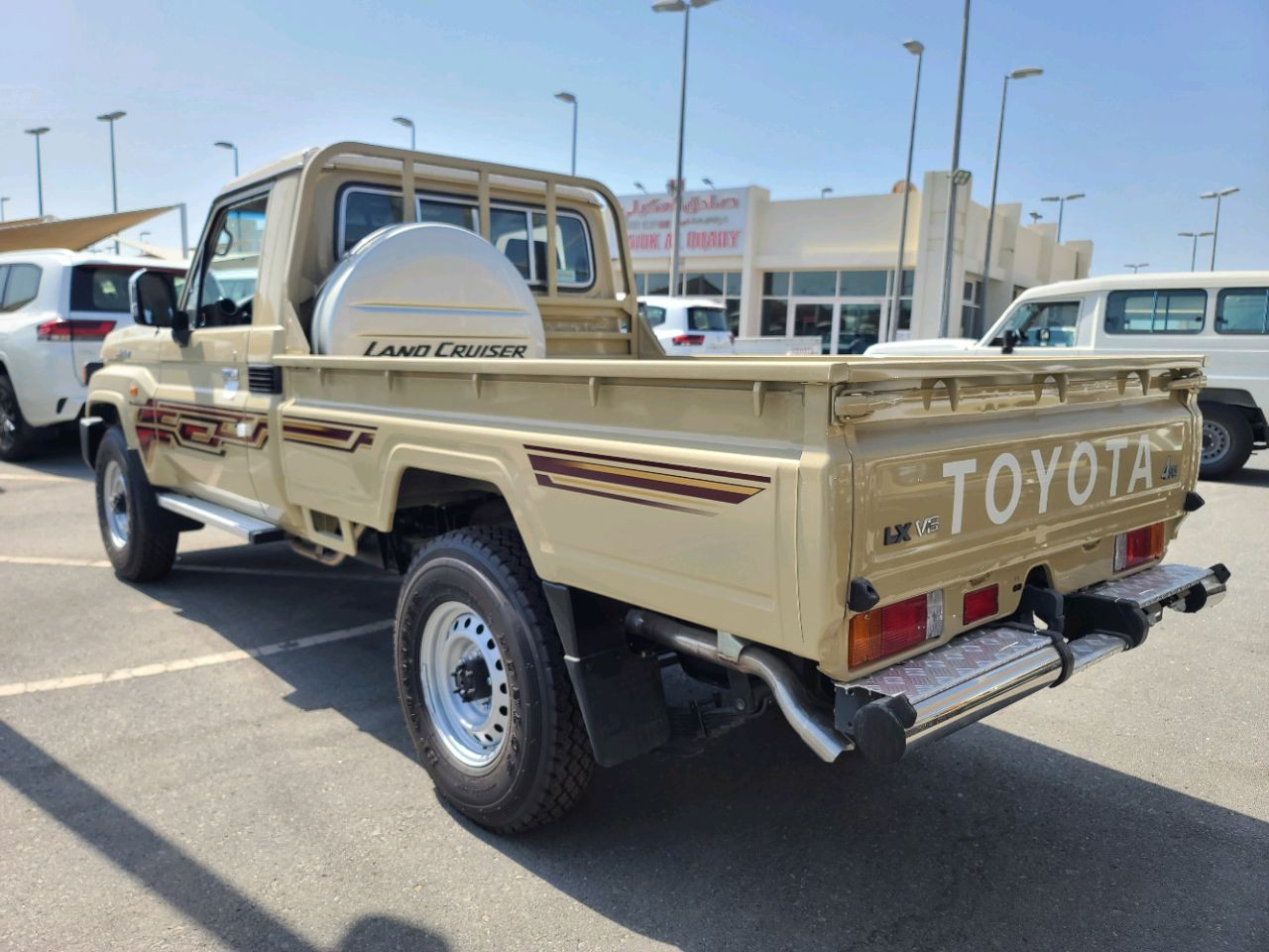Toyota Land Cruiser - Image 7