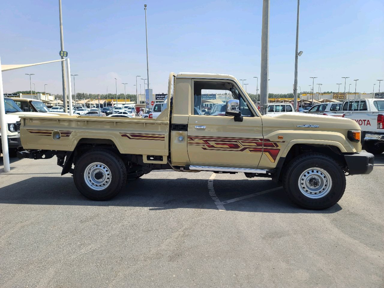 Toyota Land Cruiser - Image 8