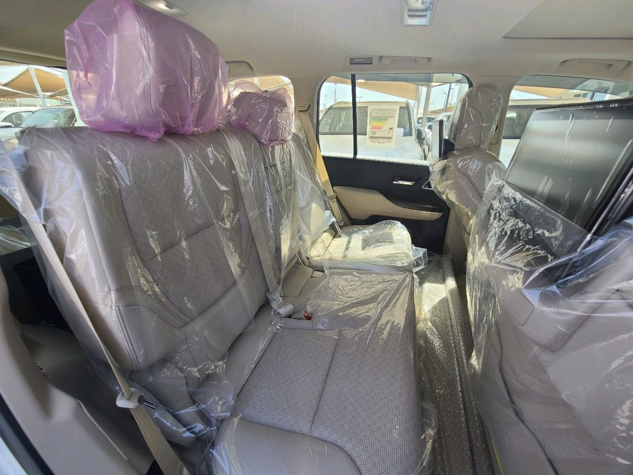 Toyota Land Cruiser - Image 8