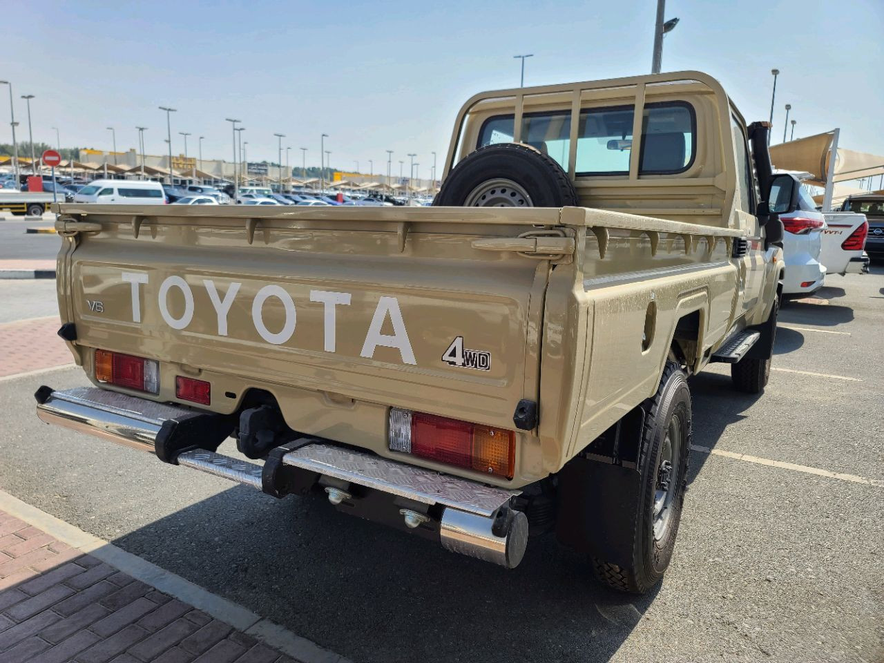 Toyota Land Cruiser - Image 5
