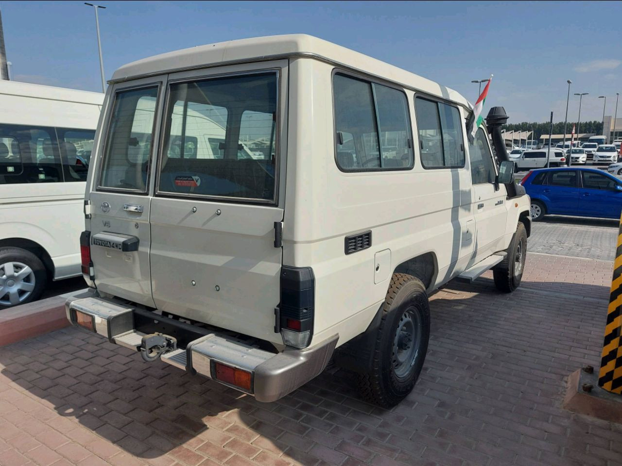 Toyota Land Cruiser - Image 5
