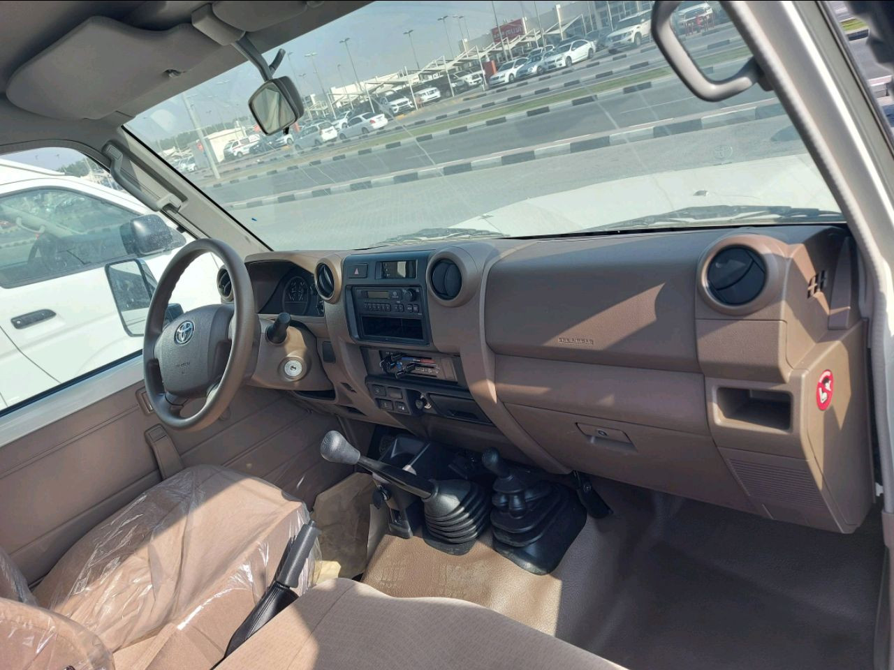 Toyota Land Cruiser - Image 6