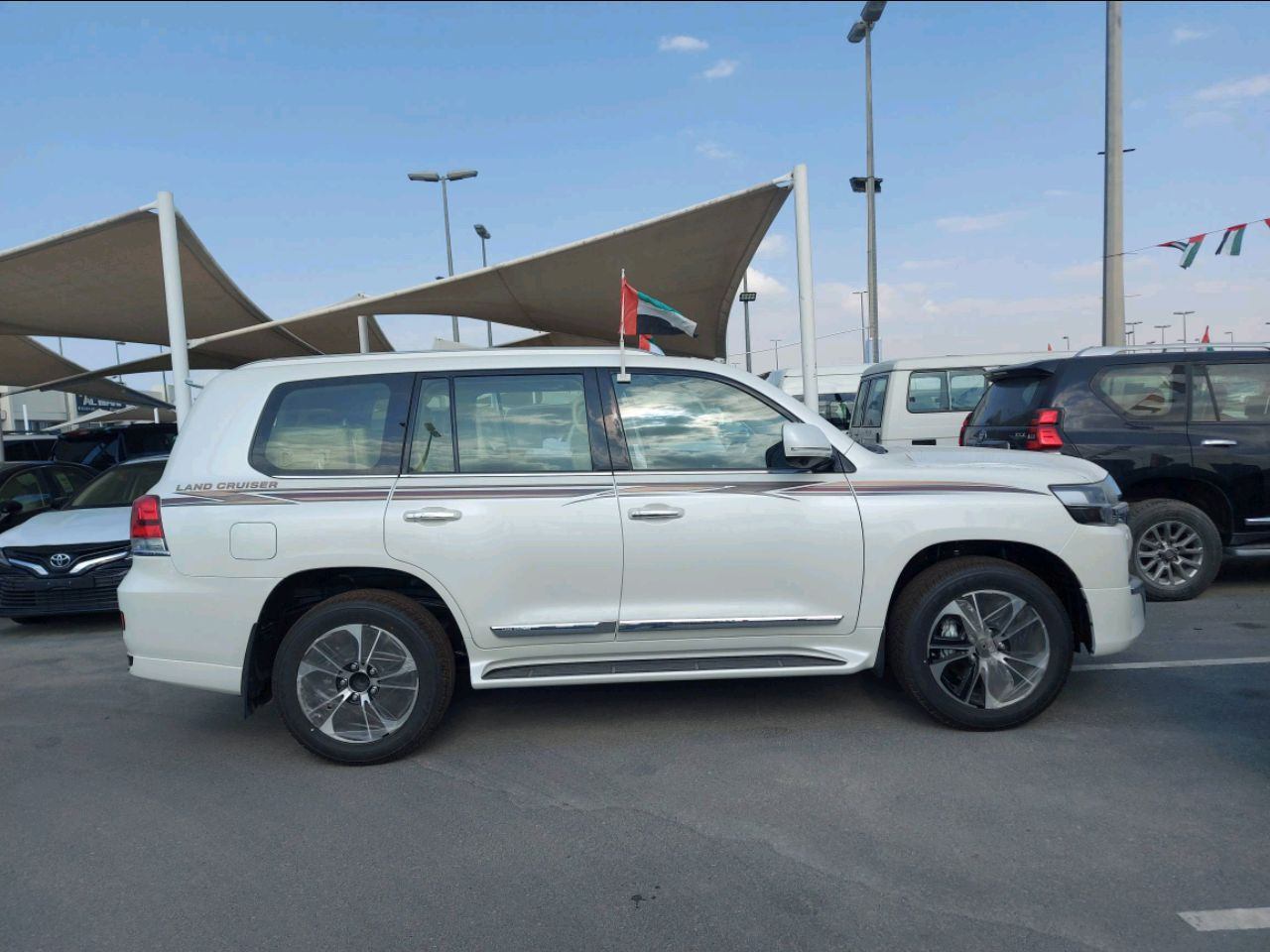 Toyota Land Cruiser - Image 2