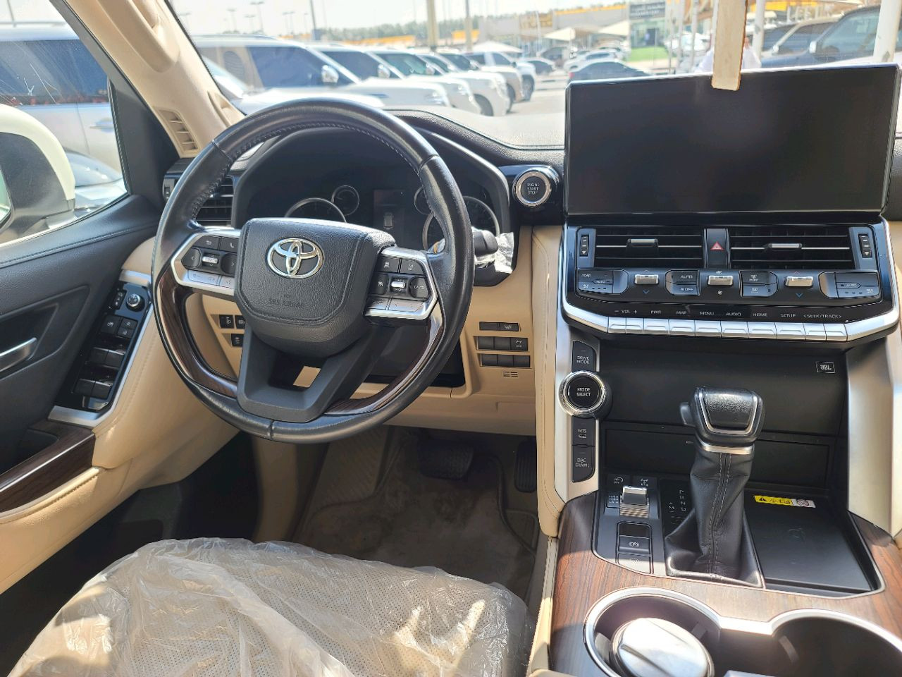 Toyota Land Cruiser - Image 8