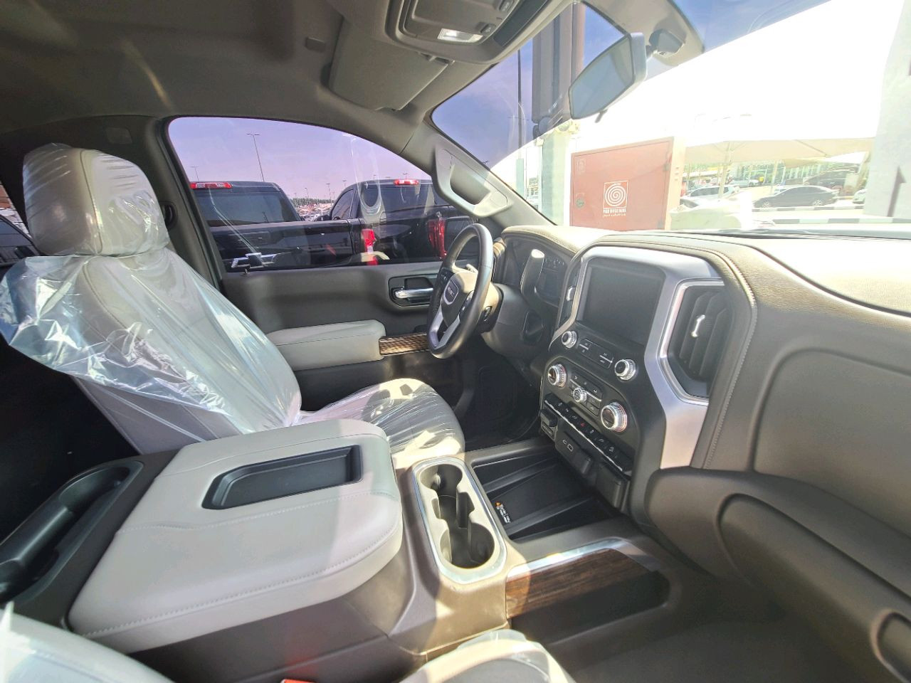 GMC Sierra - Image 4