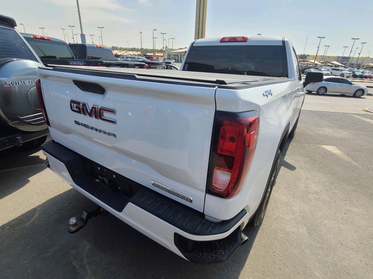 GMC Sierra - Image 16