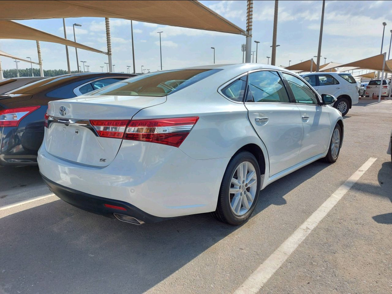 Toyota Avalon - Image 4