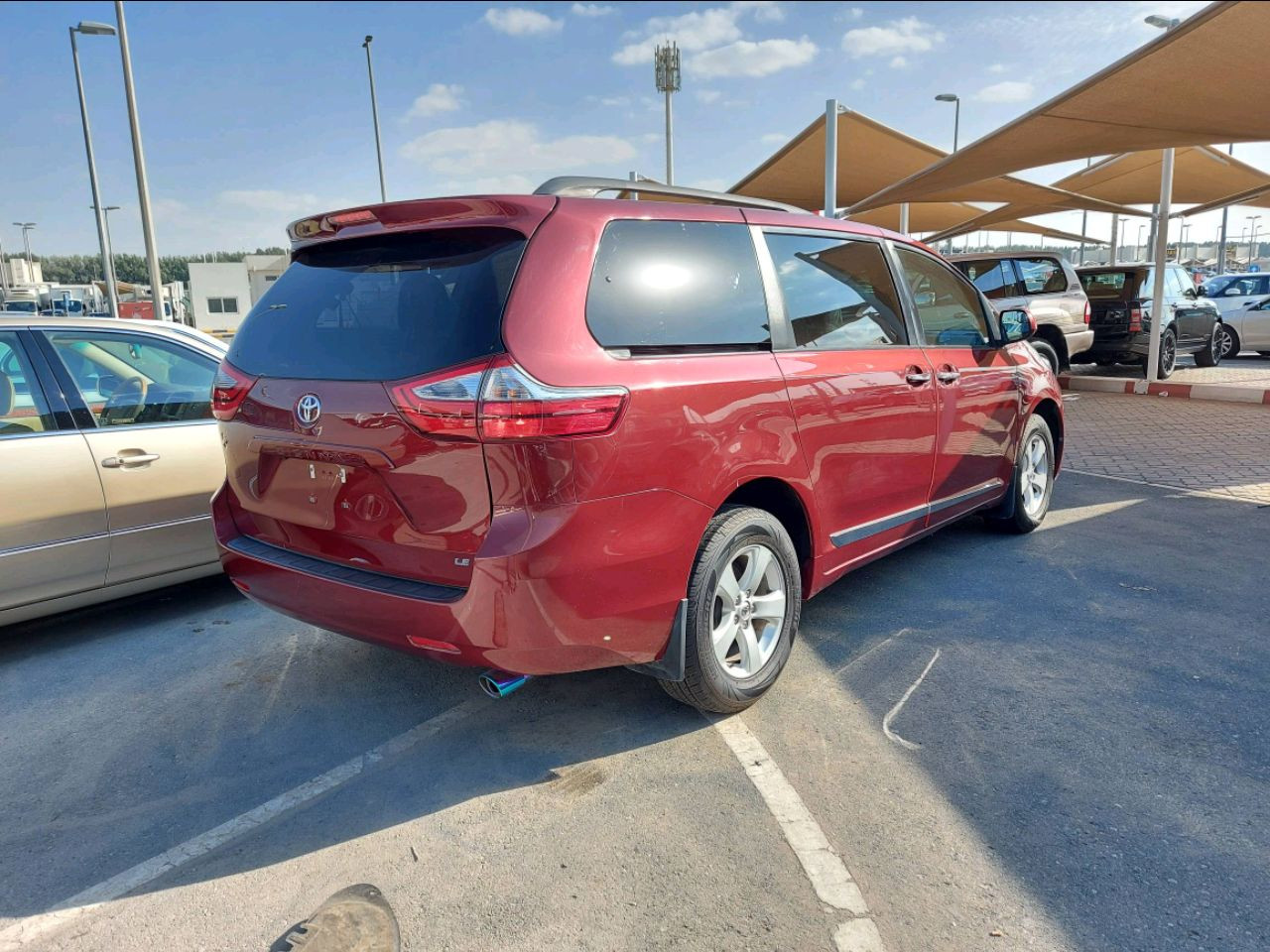 Toyota Sienna - Image 2