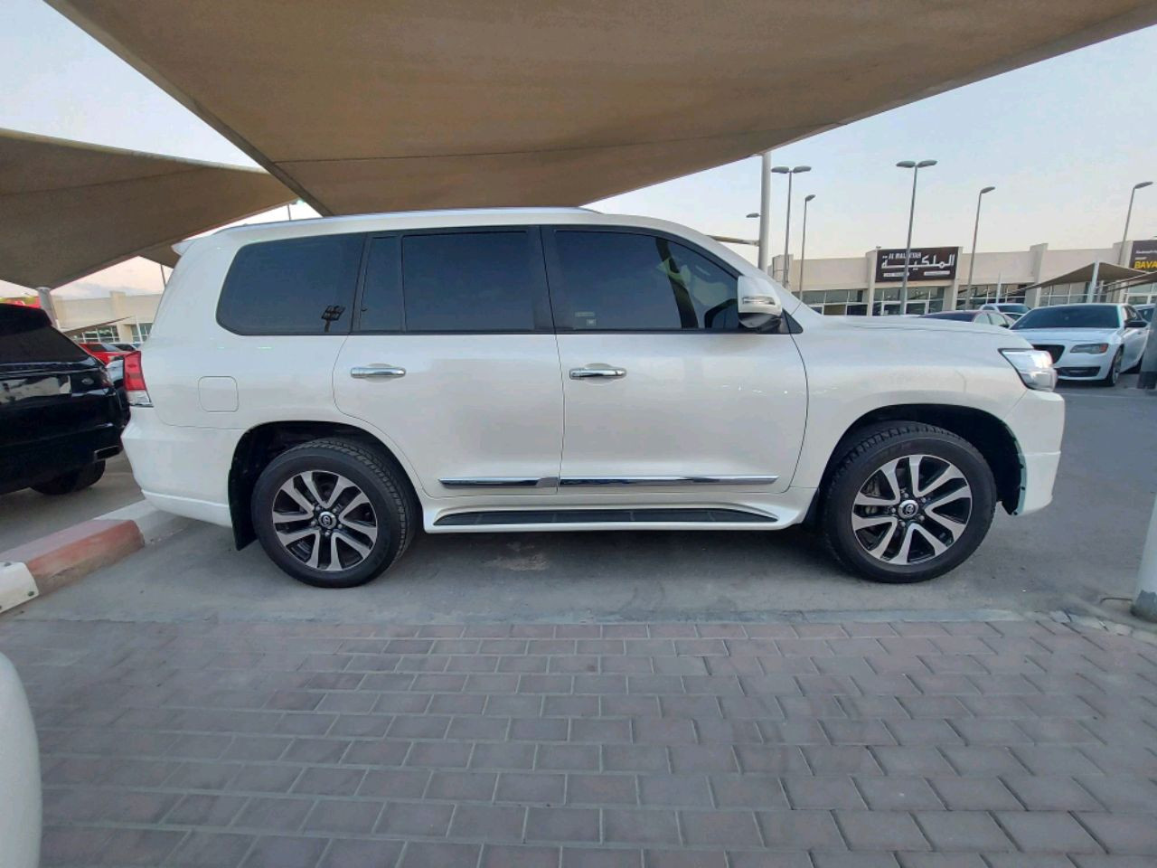 Toyota Land Cruiser - Image 5