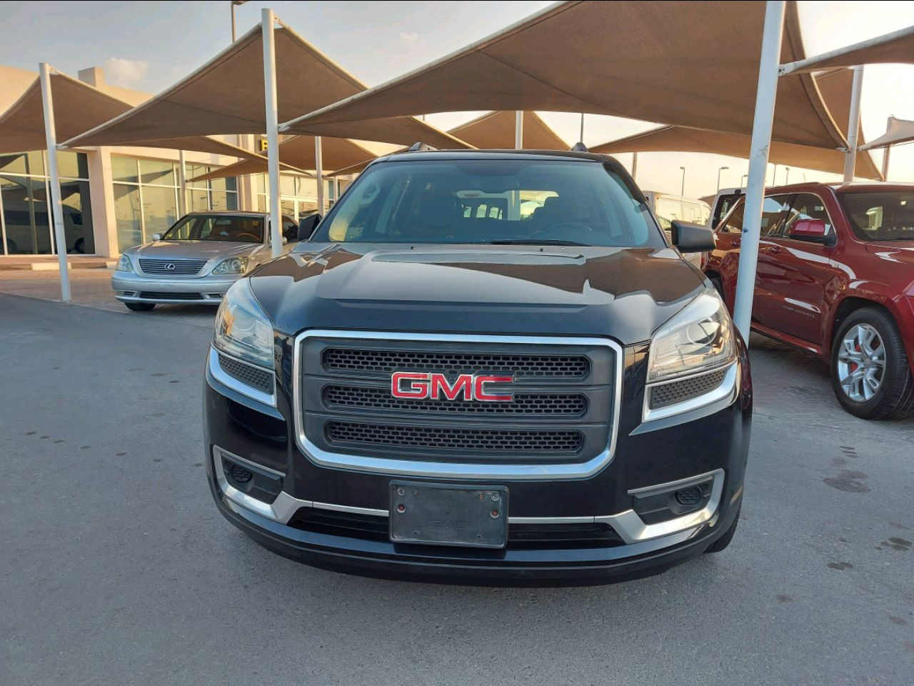 GMC Acadia - Image 2