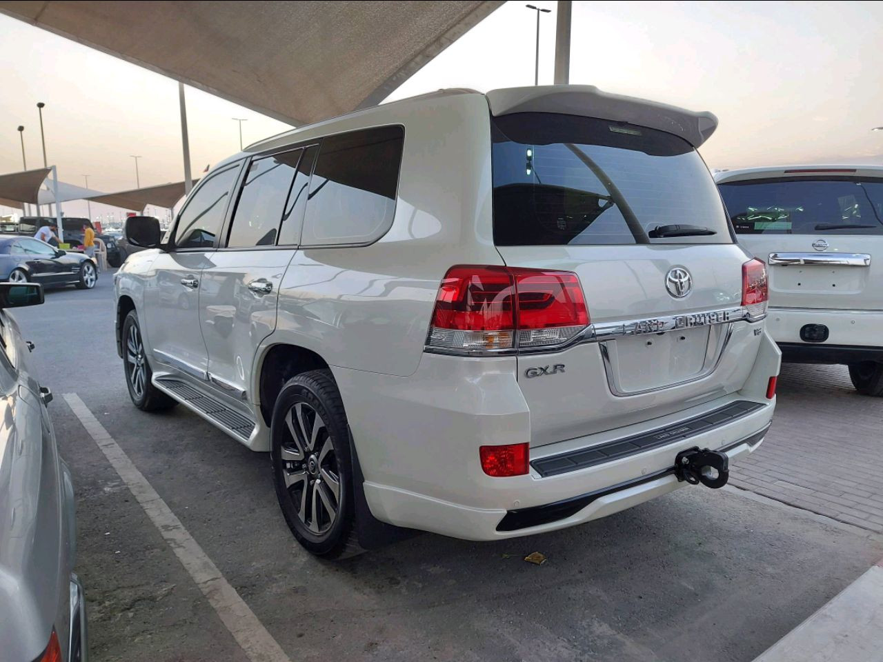 Toyota Land Cruiser - Image 3