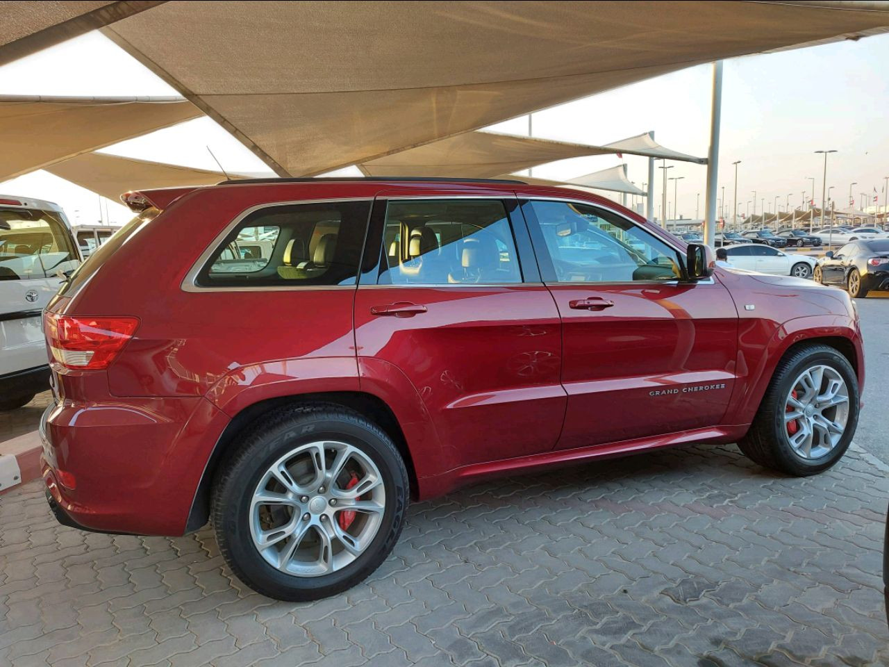 Jeep Grand Cherokee - Image 2