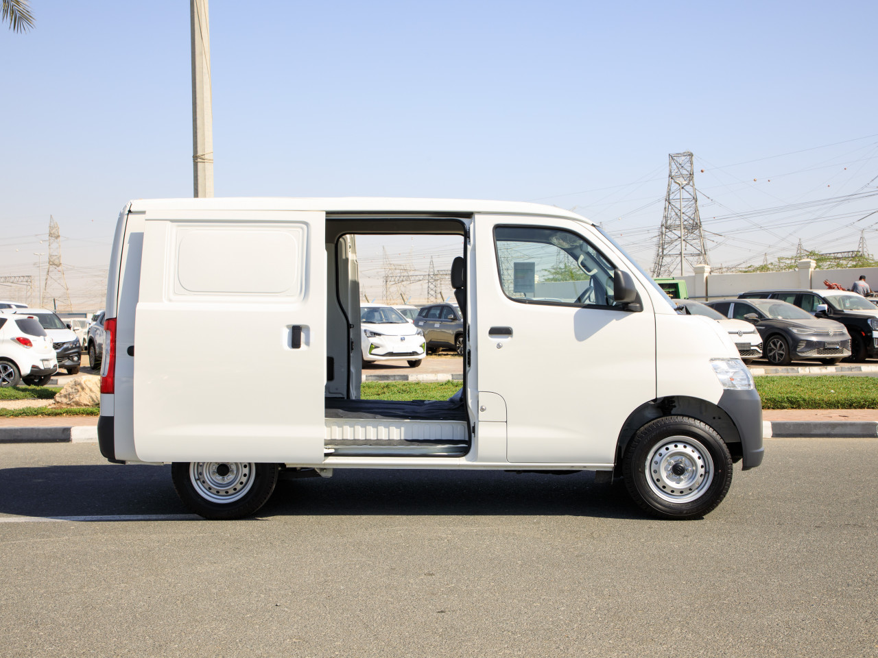 Toyota Hiace - Image 3