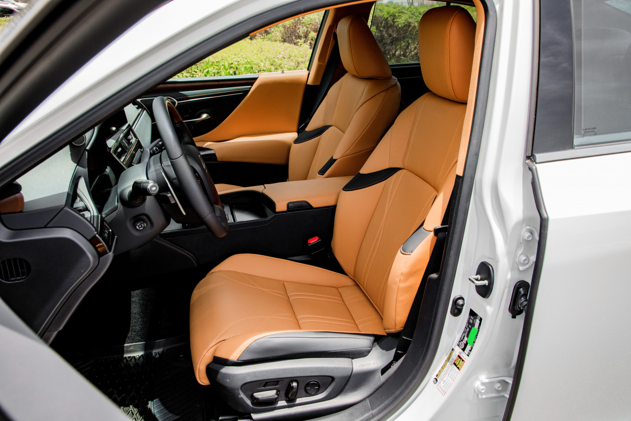 Lexus ES-Series - Image 8