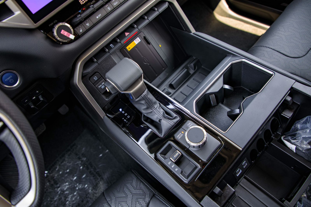 Toyota Tundra - Image 9