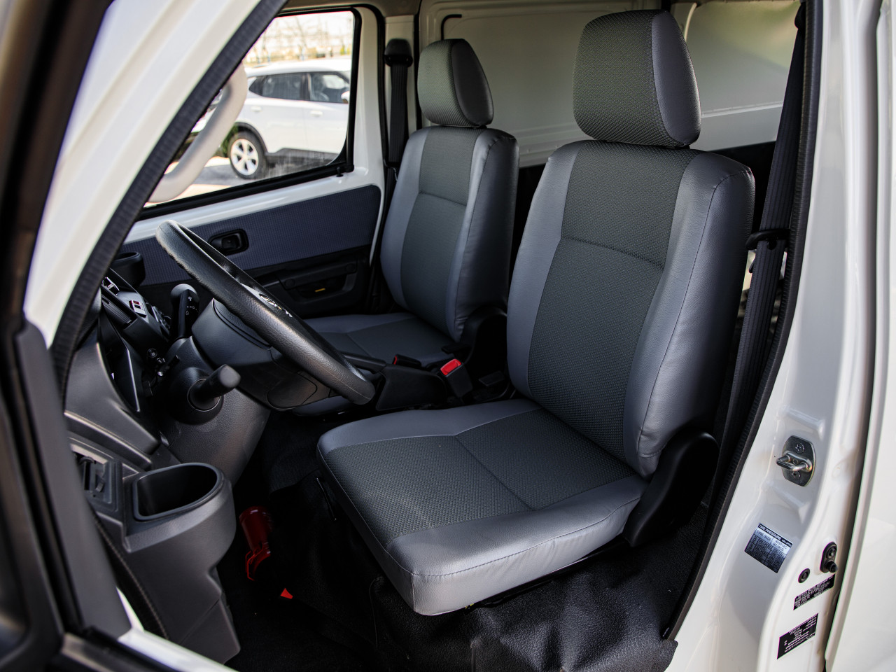 Toyota Hiace - Image 8
