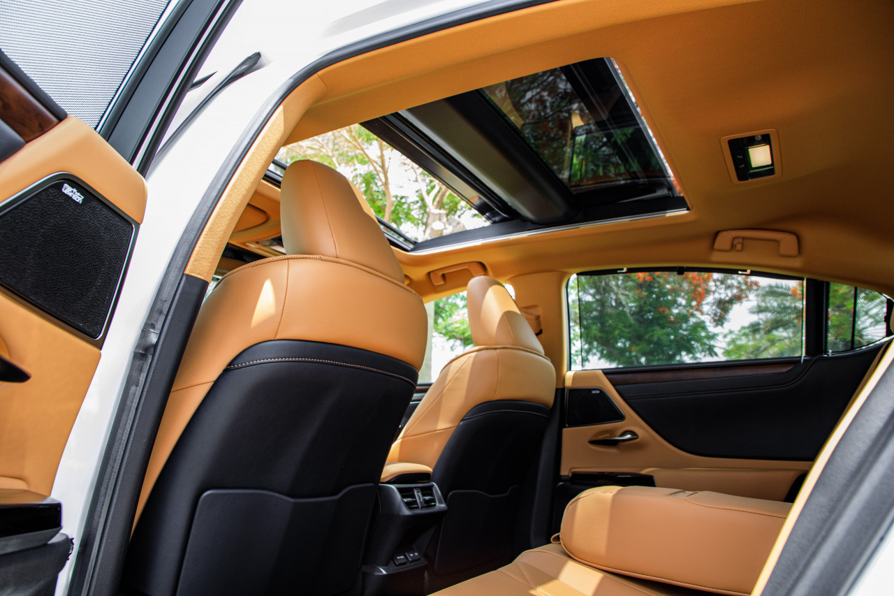 Lexus ES-Series - Image 11