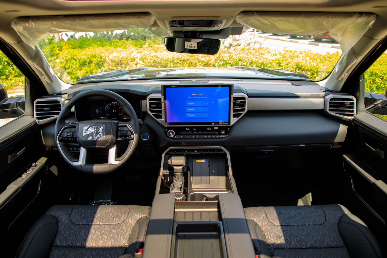 Toyota Tundra - Image 10