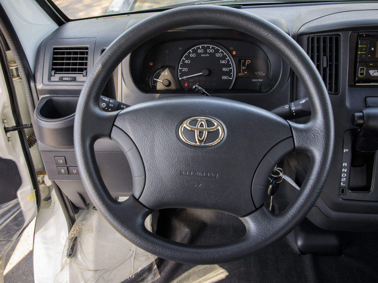 Toyota Hiace - Image 9