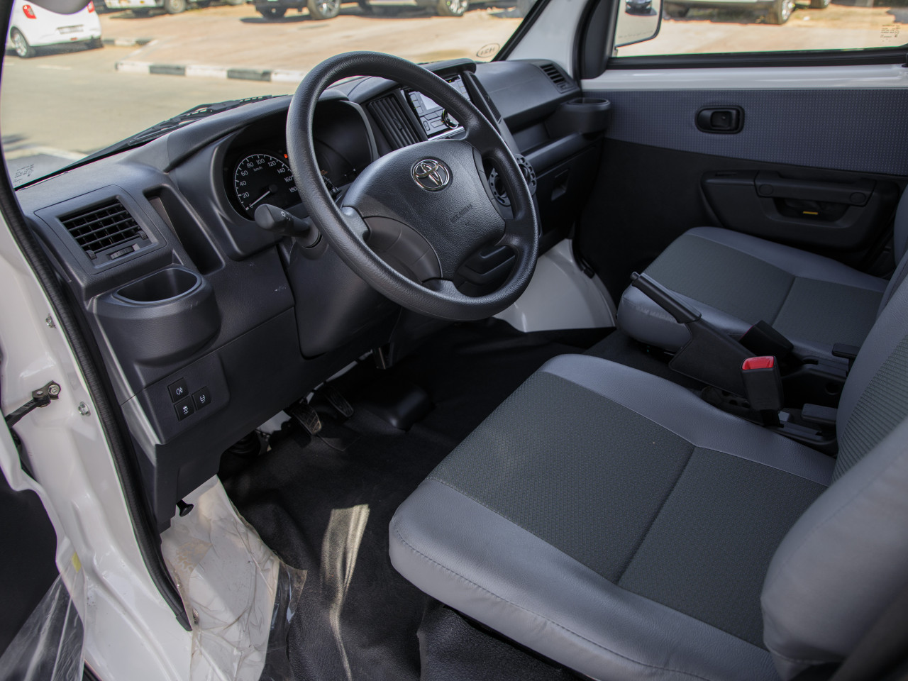 Toyota Hiace - Image 7